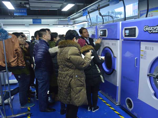 現在干洗店賺錢嗎,潔希亞專家為你分享 現在干洗店賺錢嗎,潔希亞專家為你分享