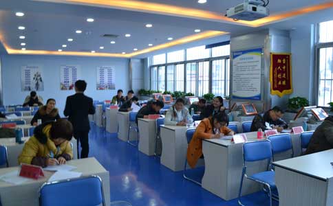 開個干洗店能賺錢嗎，潔希亞