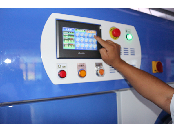 干洗店有哪些設備?開干洗店的都要知道 干洗店有哪些設備?開干洗店的都要知道