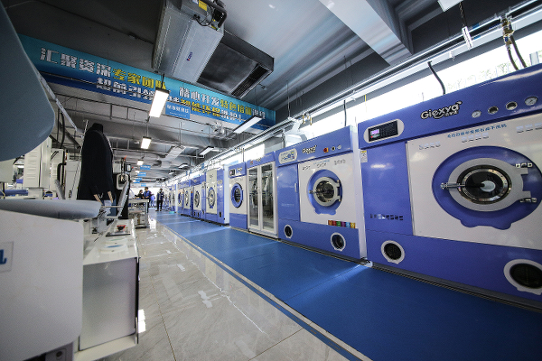 如何買干洗設備 具體情況還是看開店規模 如何買干洗設備 具體情況還是看開店規模